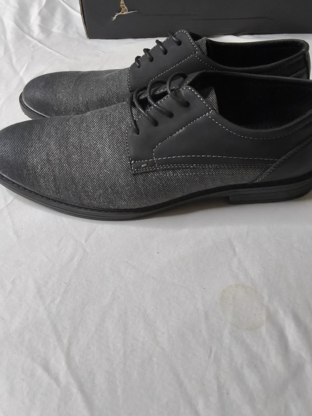 Men's Gray Lace-Up Derby Shoes